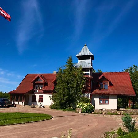 Pilskalni Hotel Ivande Екстериор снимка
