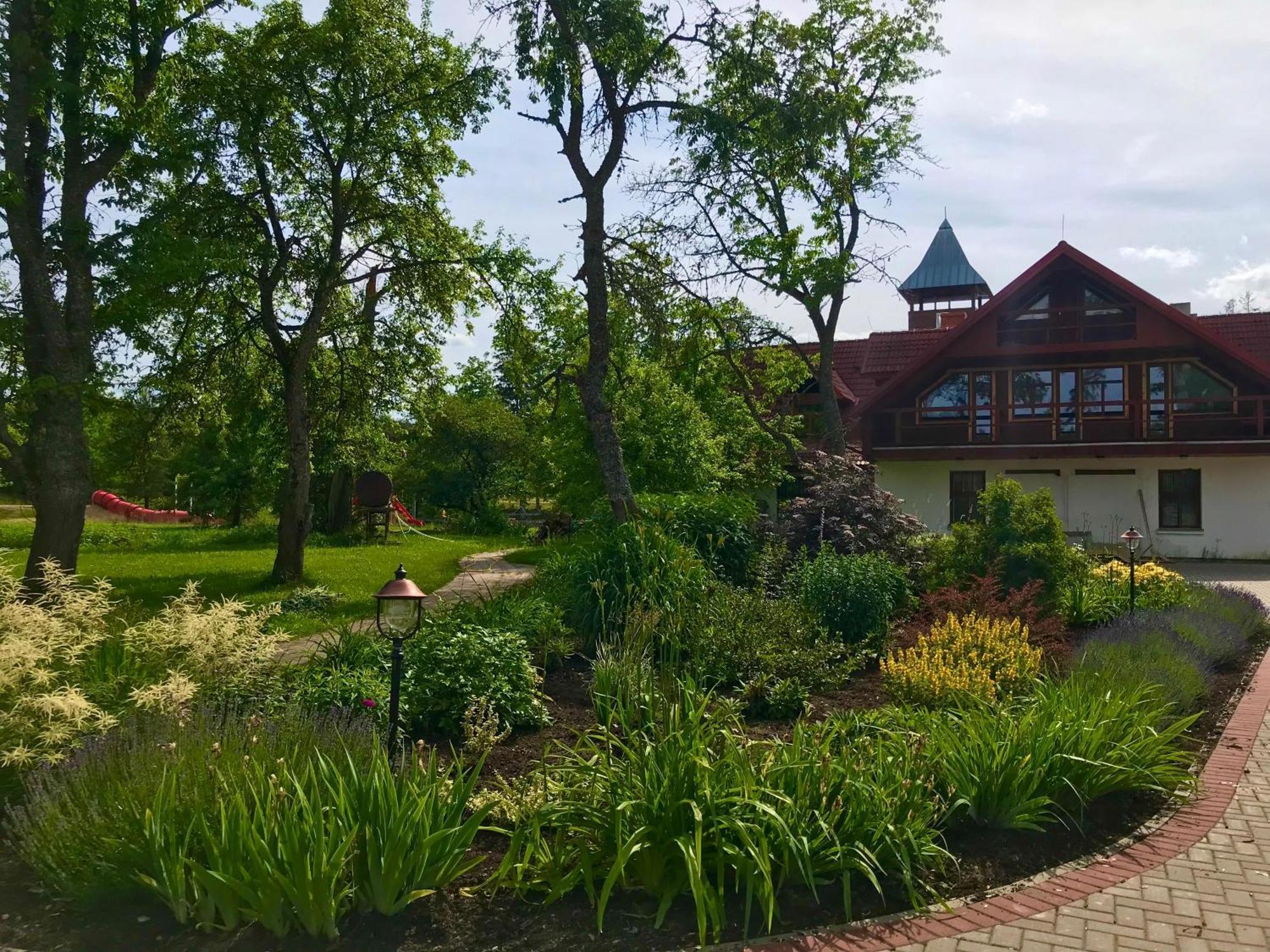 Pilskalni Hotel Ivande Екстериор снимка
