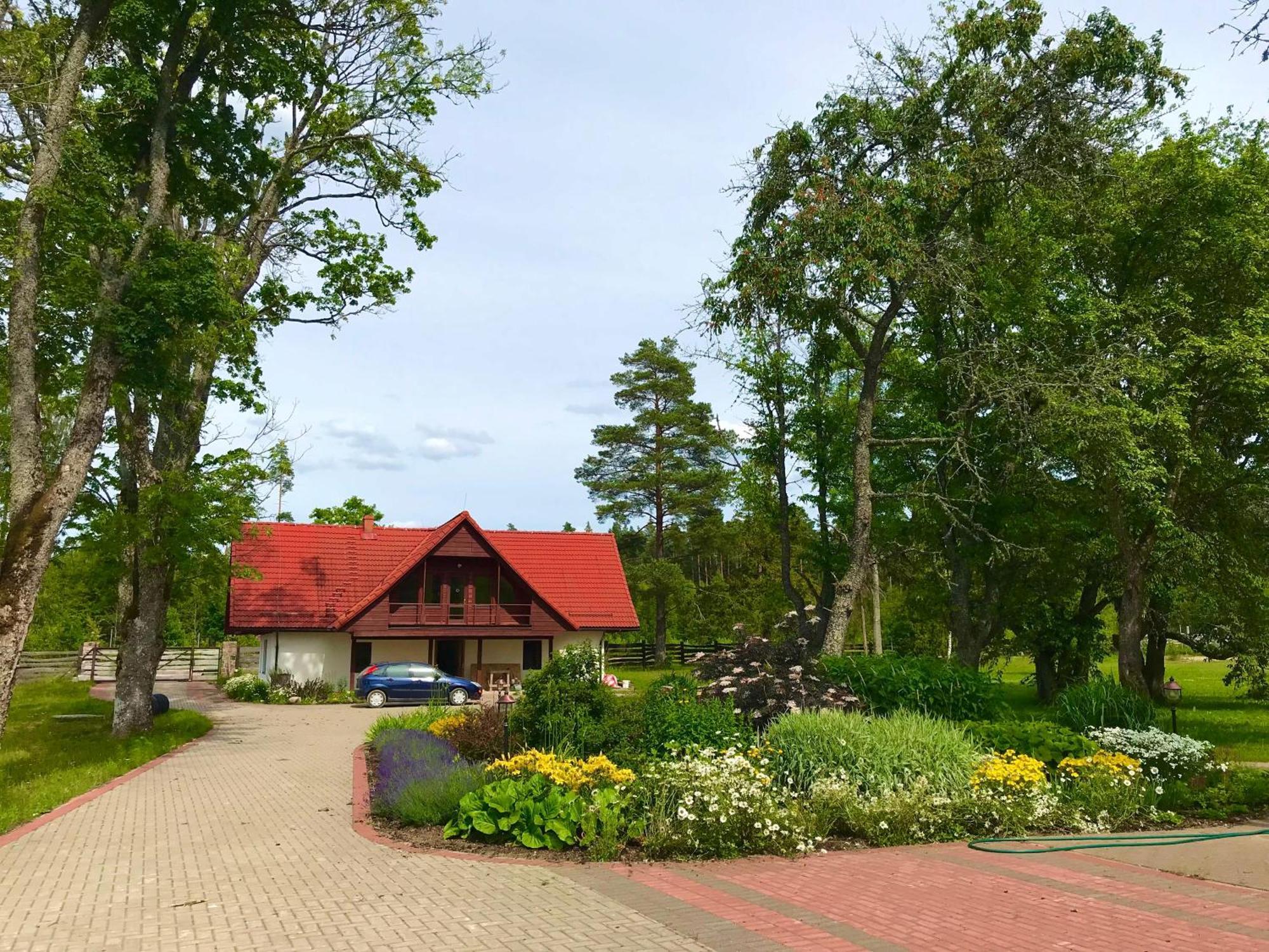 Pilskalni Hotel Ivande Екстериор снимка